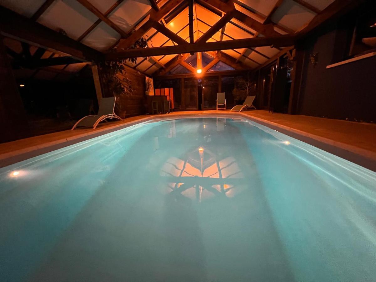 Maison Avec Piscine Et Sauna A Vire Exterior photo
